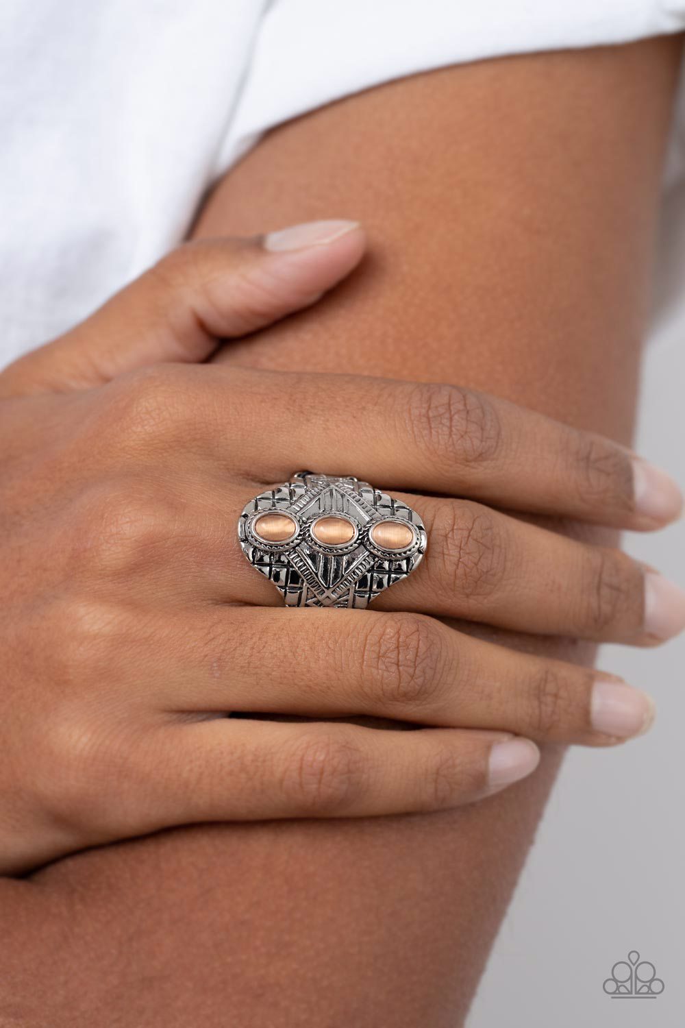 Paparazzi Ring ~ Eye-Catching Cats Eye - Orange