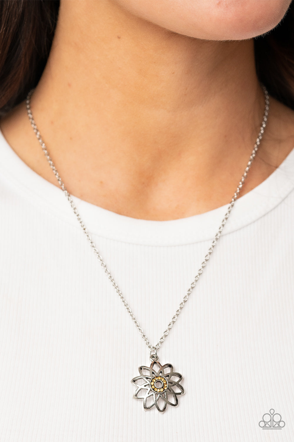 Paparazzi Necklace ~ Farmstead Fairytale - Yellow