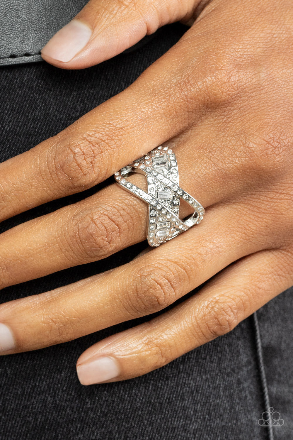 Paparazzi  Ring ~ Triple Threat Twinkle - White