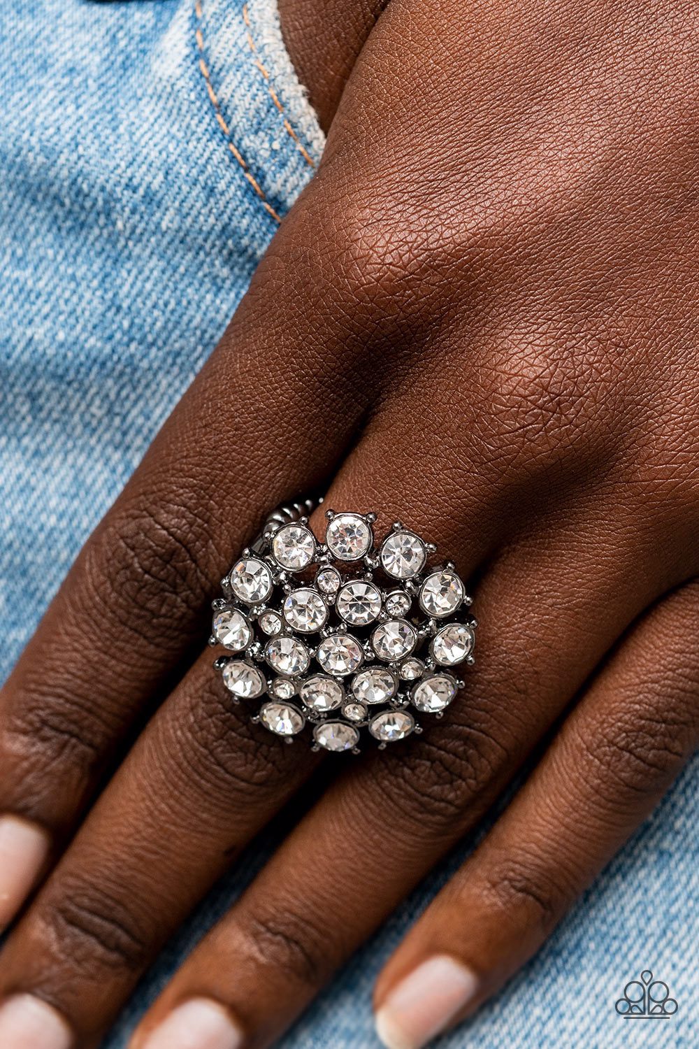 Paparazzi Ring ~ SELFIE-Confidence - Black